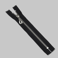 Молния металлическая неразъемная (пуллер прямой) 10 см Т3 никель/черный