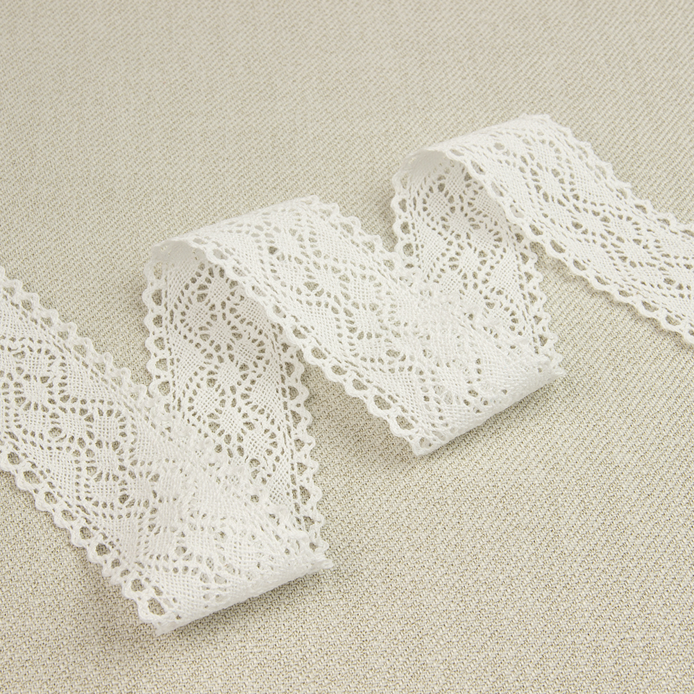 Кружево вязанное