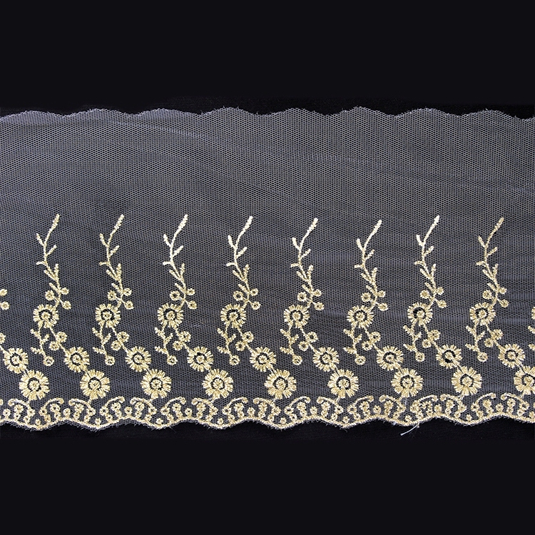 Тесьма на сетке с люрексом 24 белый/золото шир.15см