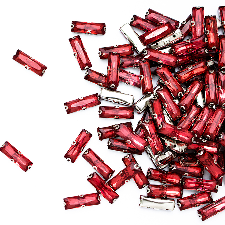 Стразы прямоугольные пришивные в металлической оправе