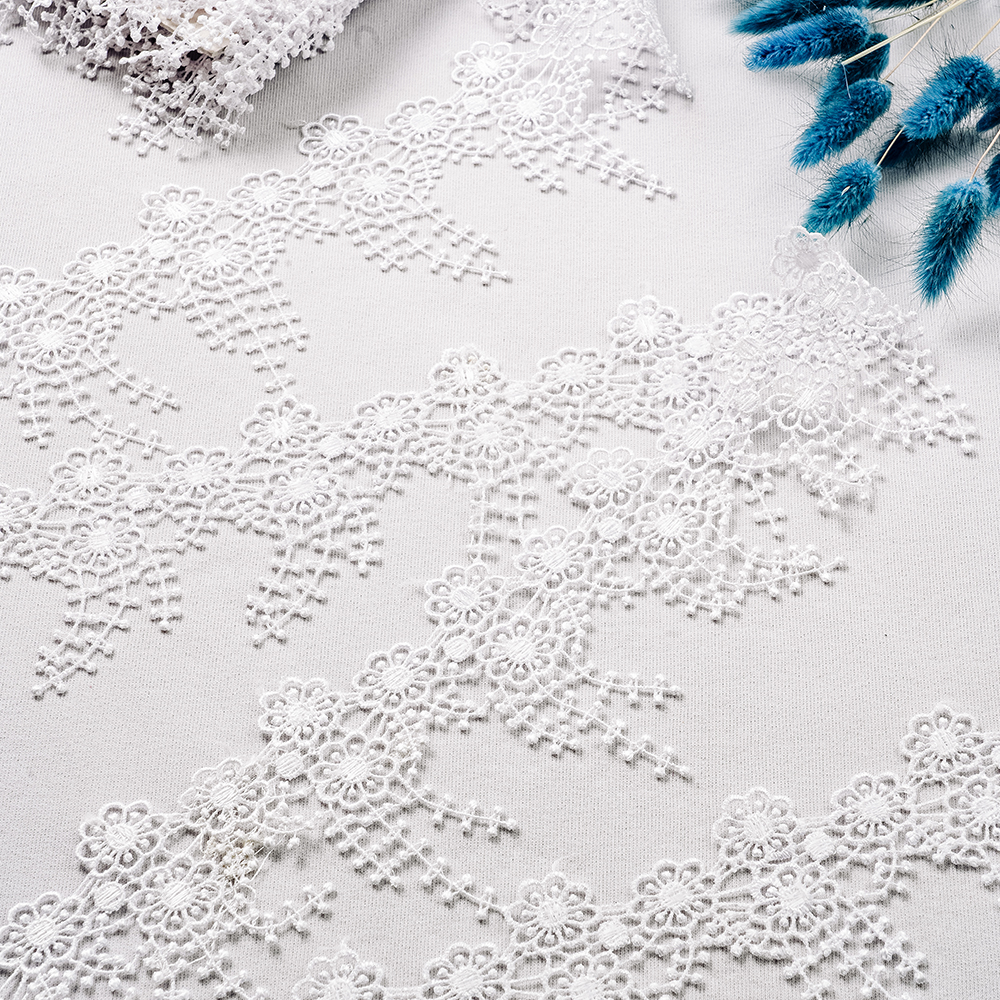 Тесьма вязаная A-8 белый