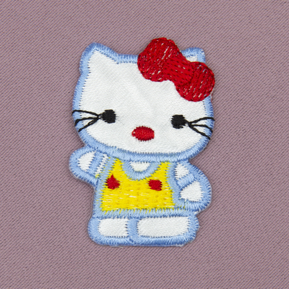 Клеевая аппликация на одежду