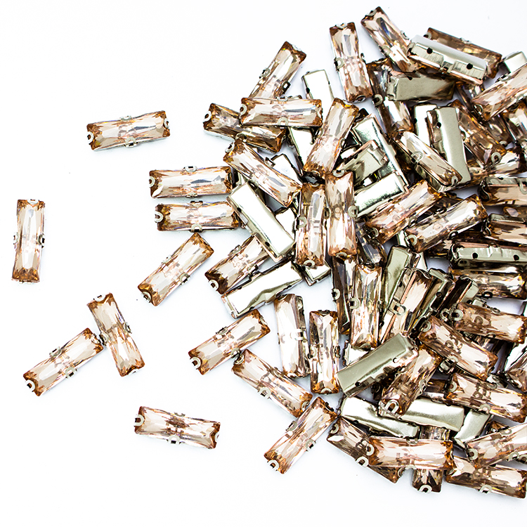 Стразы прямоугольные пришивные в металлической оправе