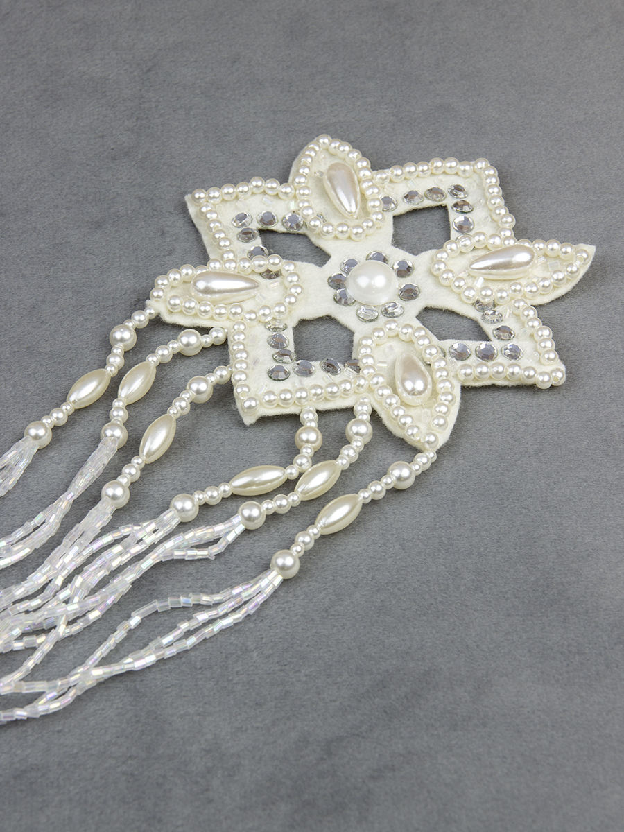 Вставка с бисером и бусинами F011A белый