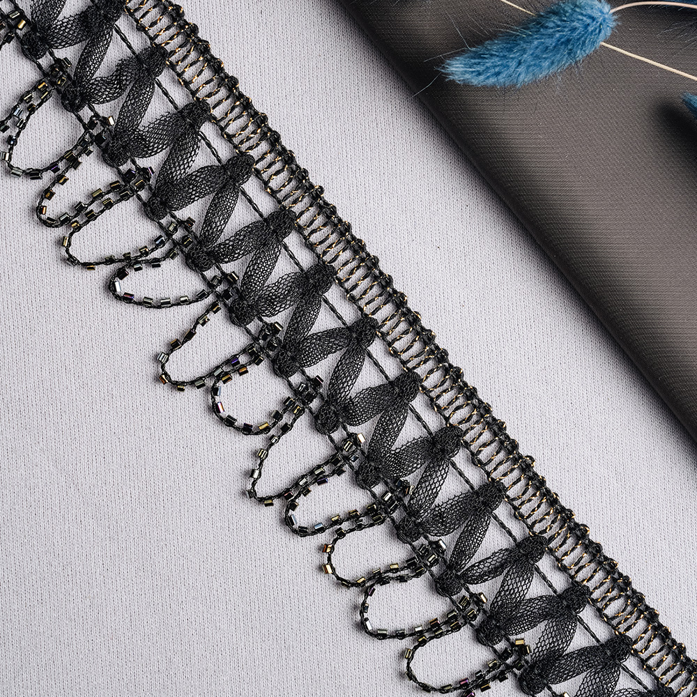 Тесьма вязаная с люрексом и стеклярусом 30037-D103 черный