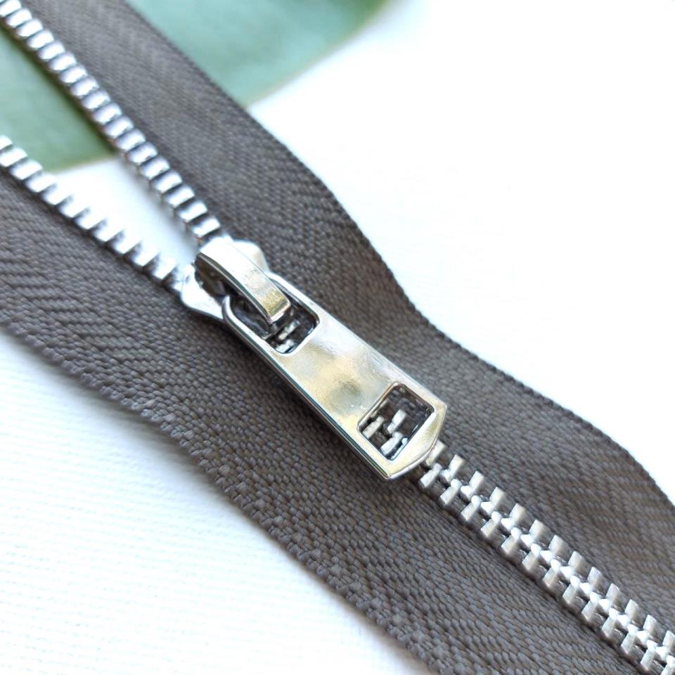 Металлическая молния ТИТАН разъемная 75 см Т5 (ТТ) (1 замок) никель/хаки