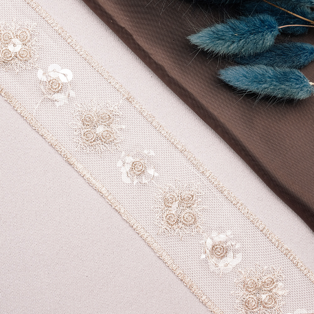 Тесьма с пайетками 90303-D103 белый