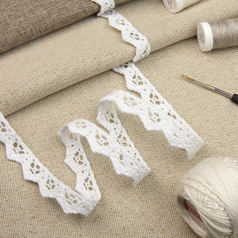 Кружево вязаное DX2013 белый, 1.4 см