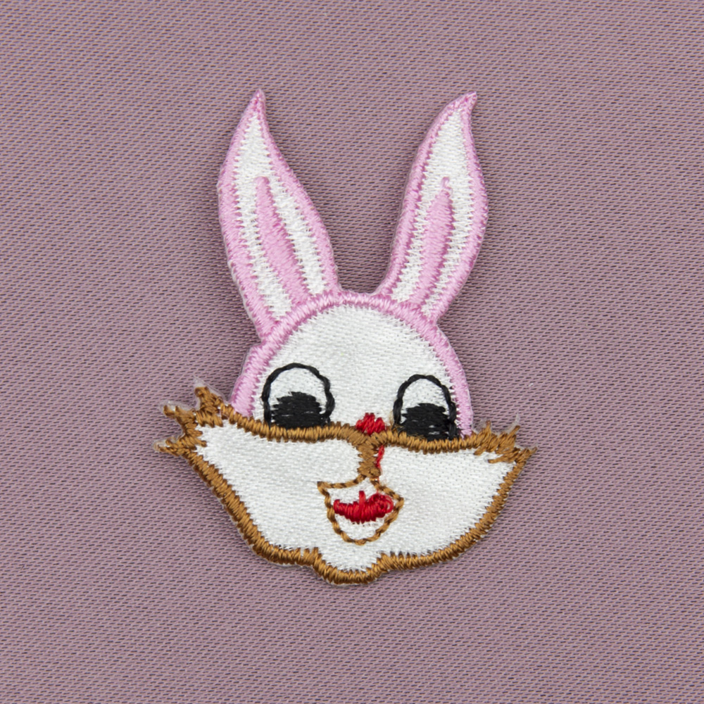 Клеевая аппликация на одежду