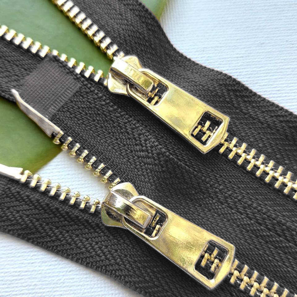 Металлическая молния ТИТАН разъемная 85 см Т5 (ТТ) (2 замка) светлое золото/черный