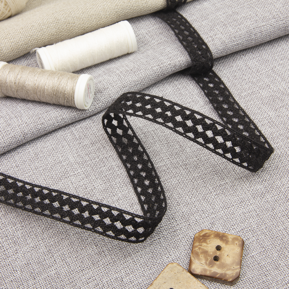 Кружево вязаное