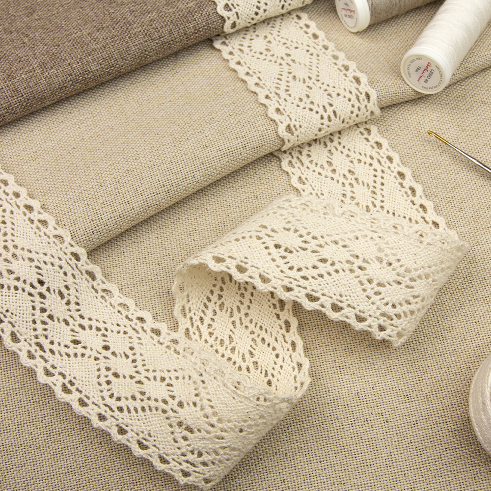 Кружево вязанное