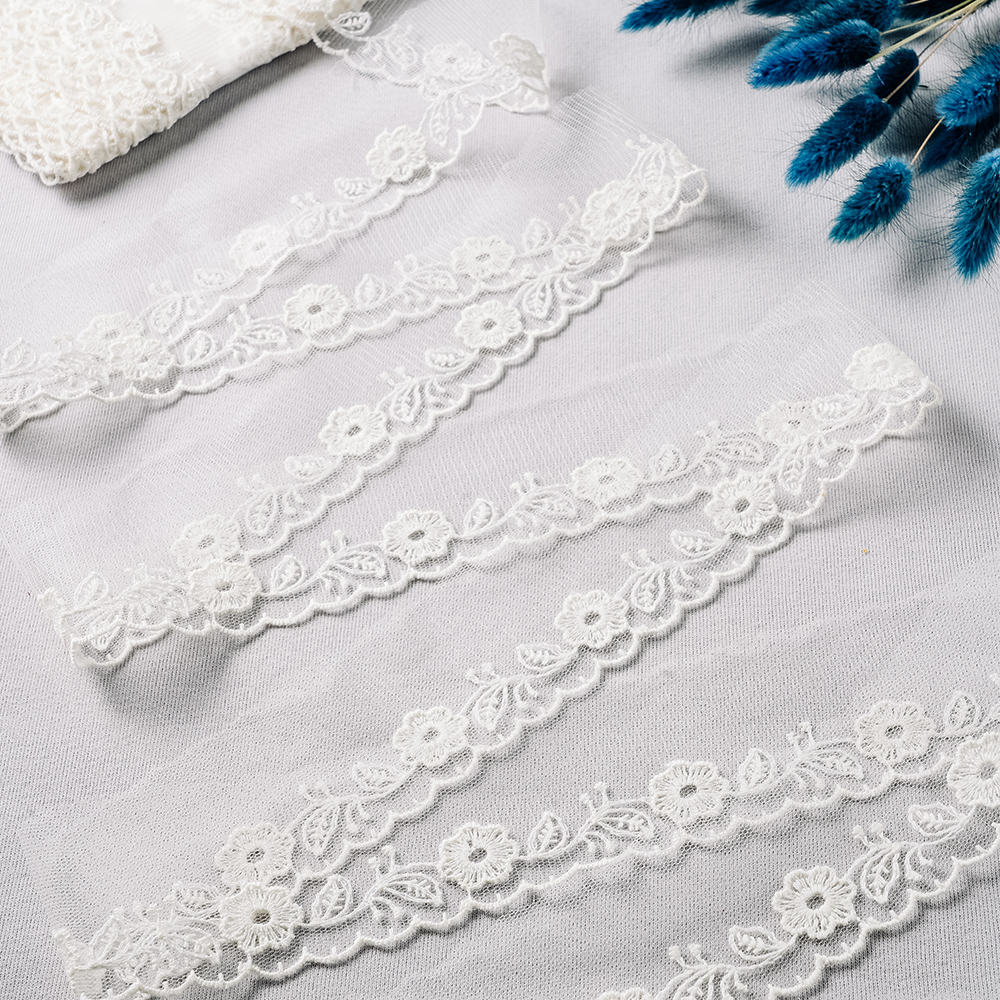 Тесьма Premium FX494WW молочный шир.5,5см