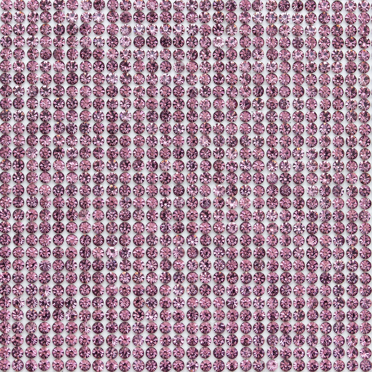 Декоративные стразы на листе