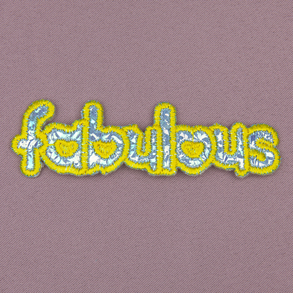 Клеевая аппликация на одежду