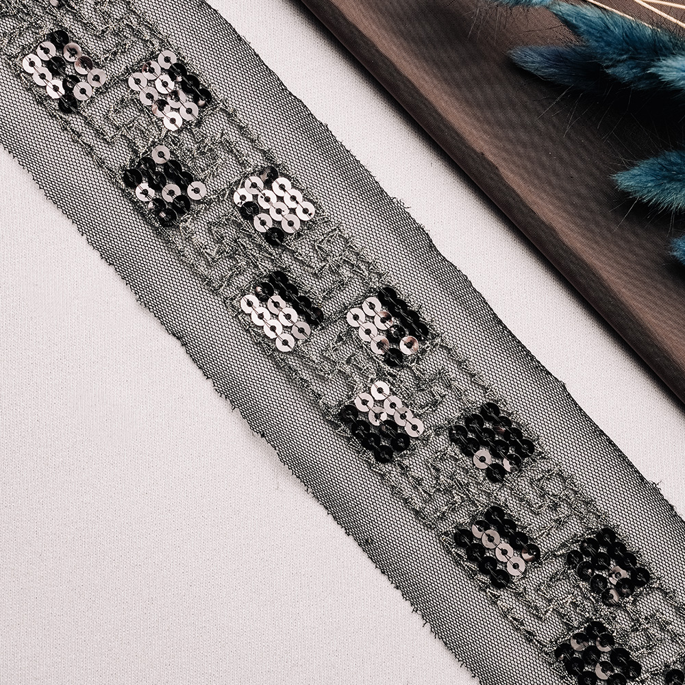 Тесьма с пайетками