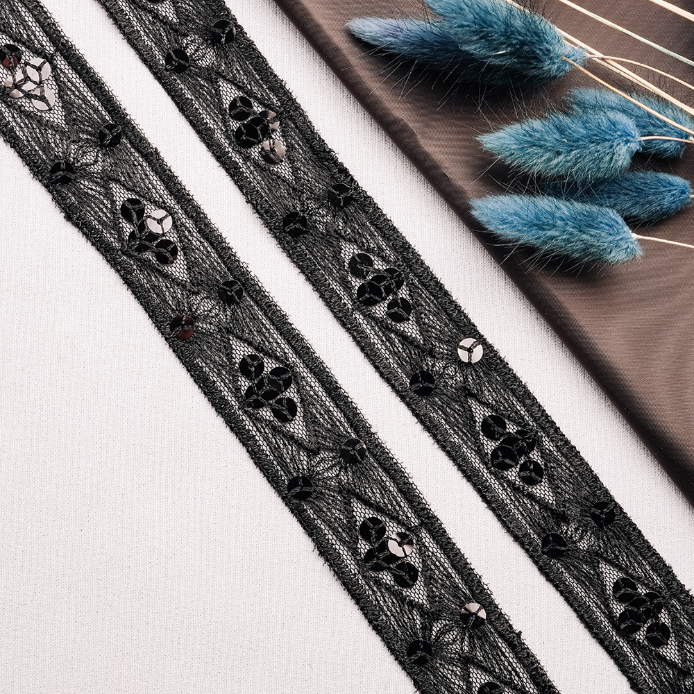 Тесьма с пайетками