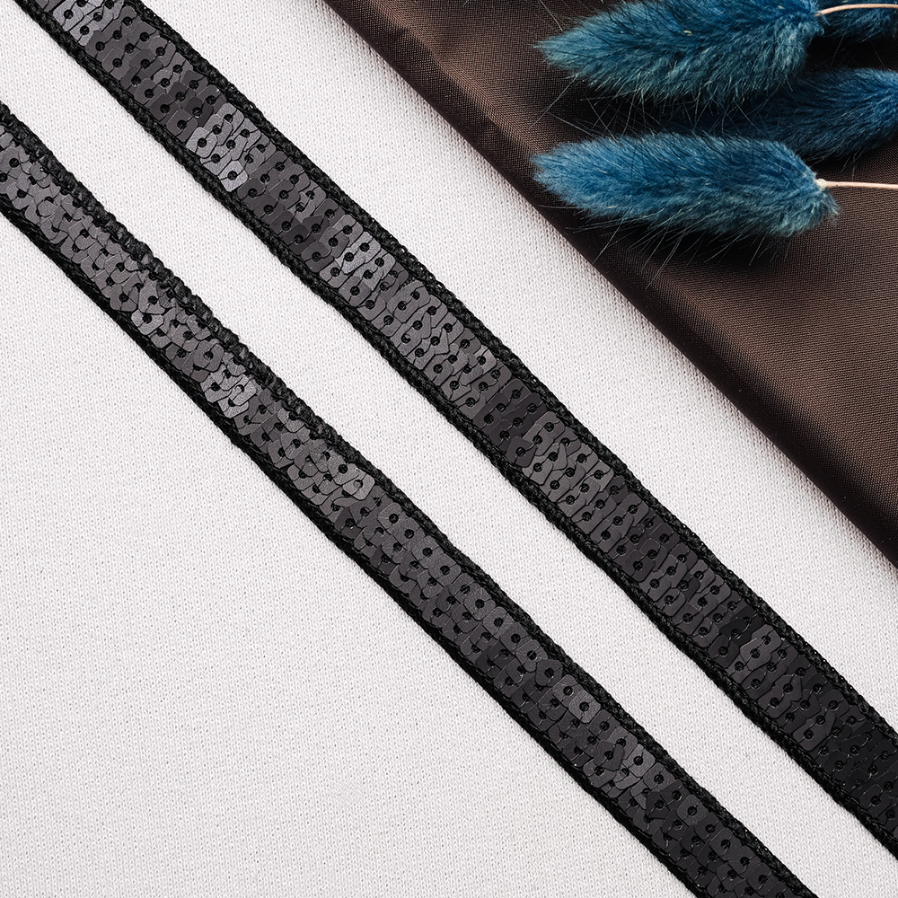 Тесьма с пайетками