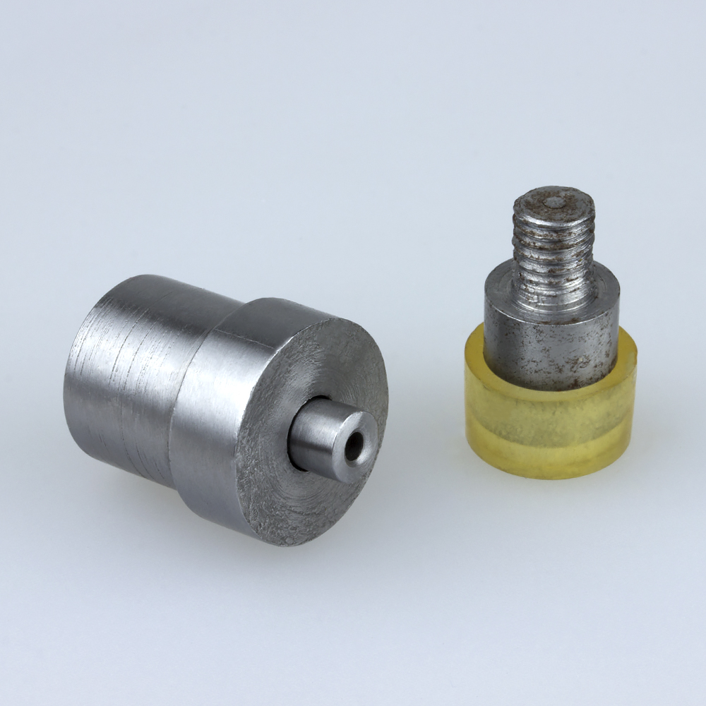 Украшения пластиковые