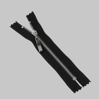 Молния металлическая неразъемная (пуллер прямой) 18 см Т4 темный никель/черный