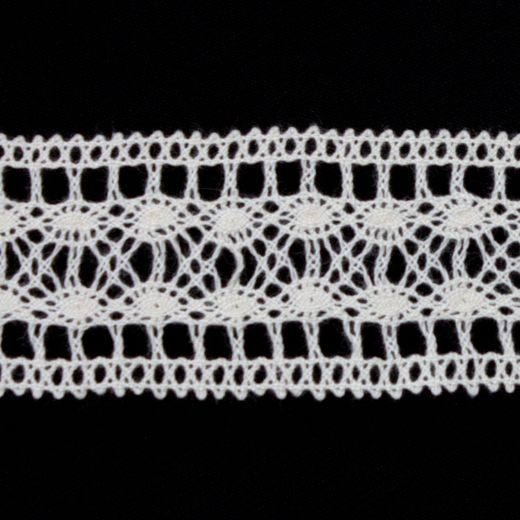 Кружево вязанное
