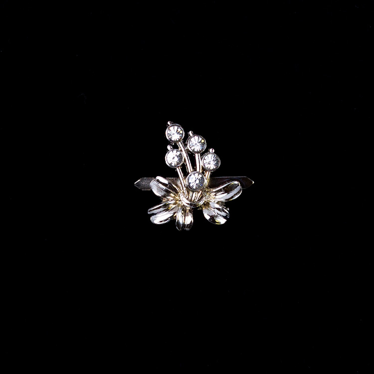 Эмблема-усик со стразами Цветок никель 15720(3138)-UG