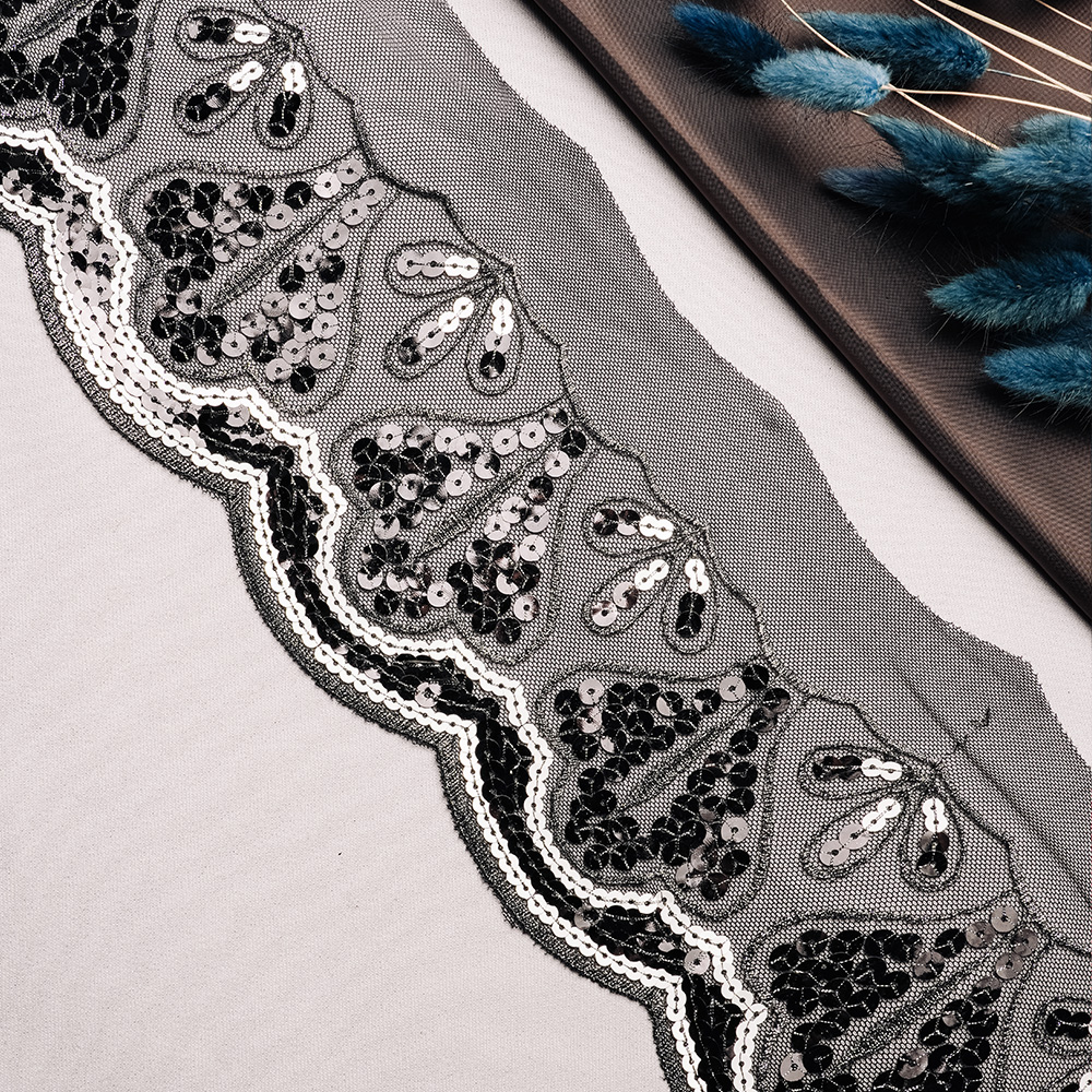 Тесьма с пайетками