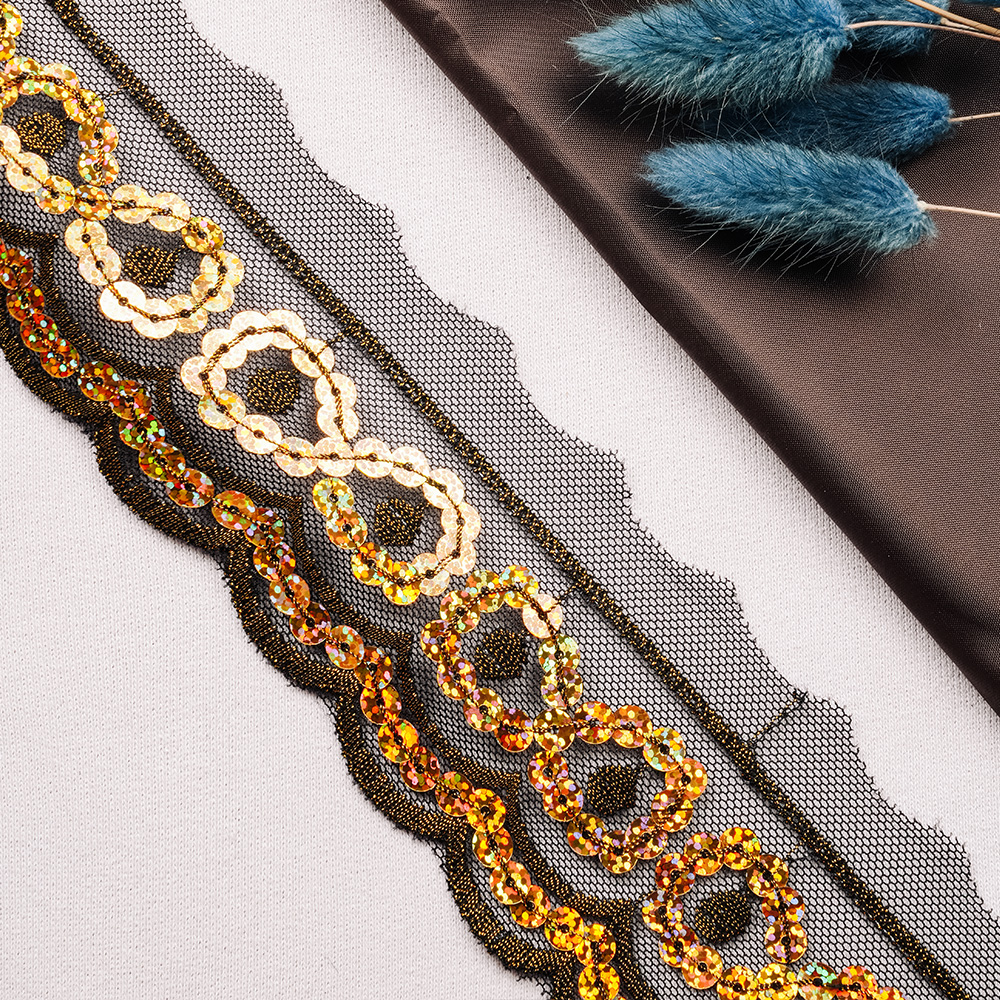 Тесьма с пайетками