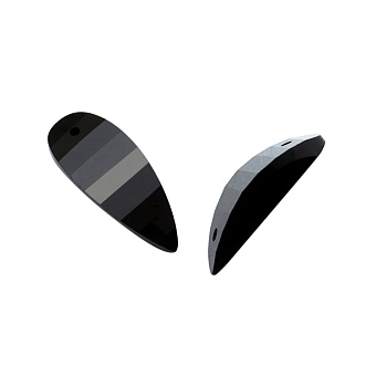 пришивное украшение из пластика