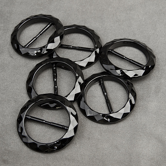 пряжка из пластика