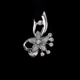 декоративная брошь